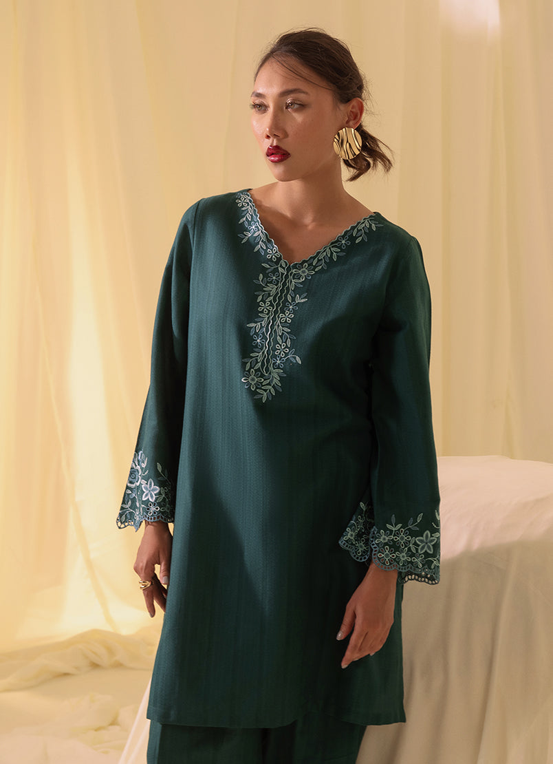 Image | Spring Basics 25 | IJSE-214058-12529 - Official Image stockist in UK - Sakeena London