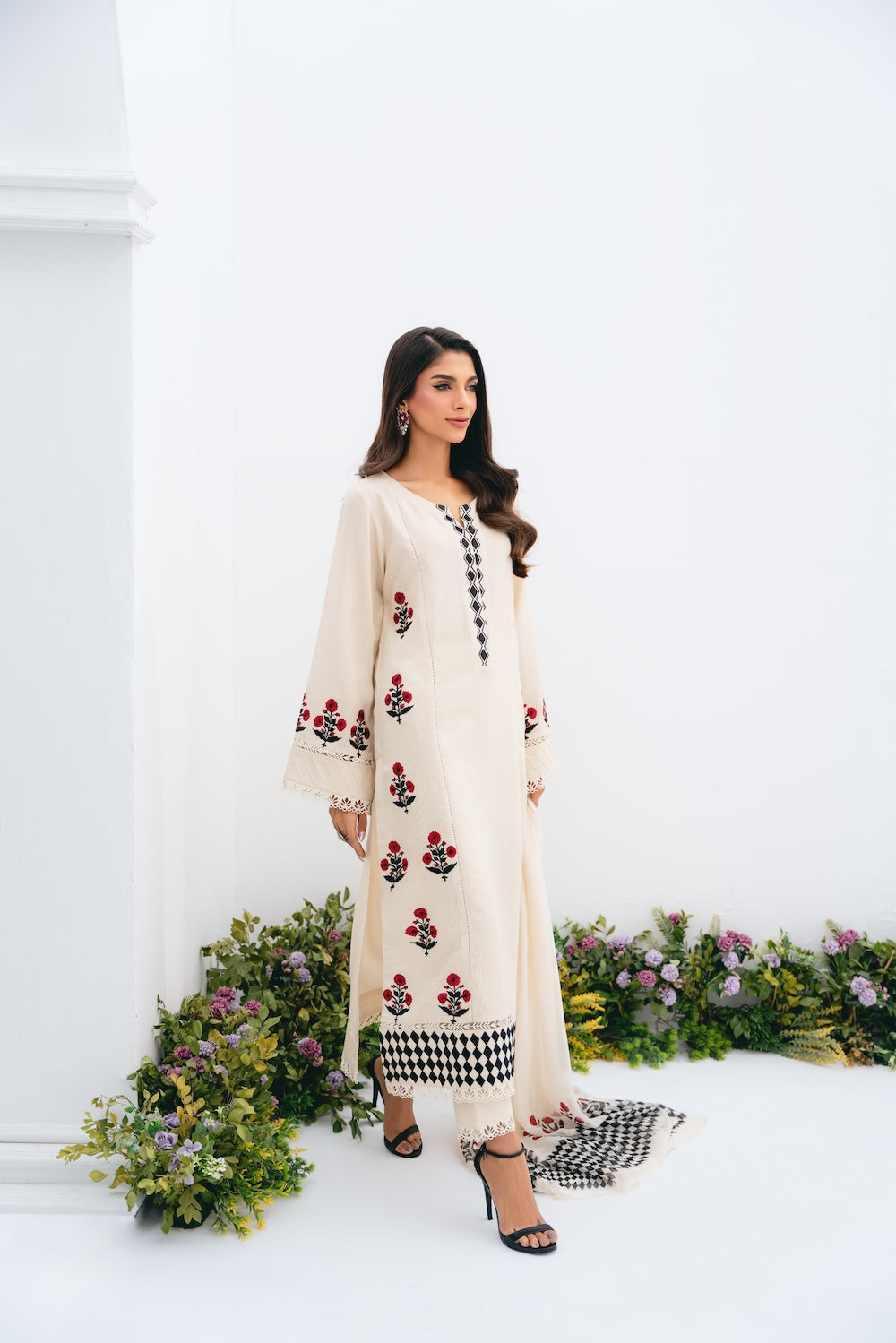 Vintage | Crism 24 | Rinah - Official Vintage stockist in UK - Sakeena London