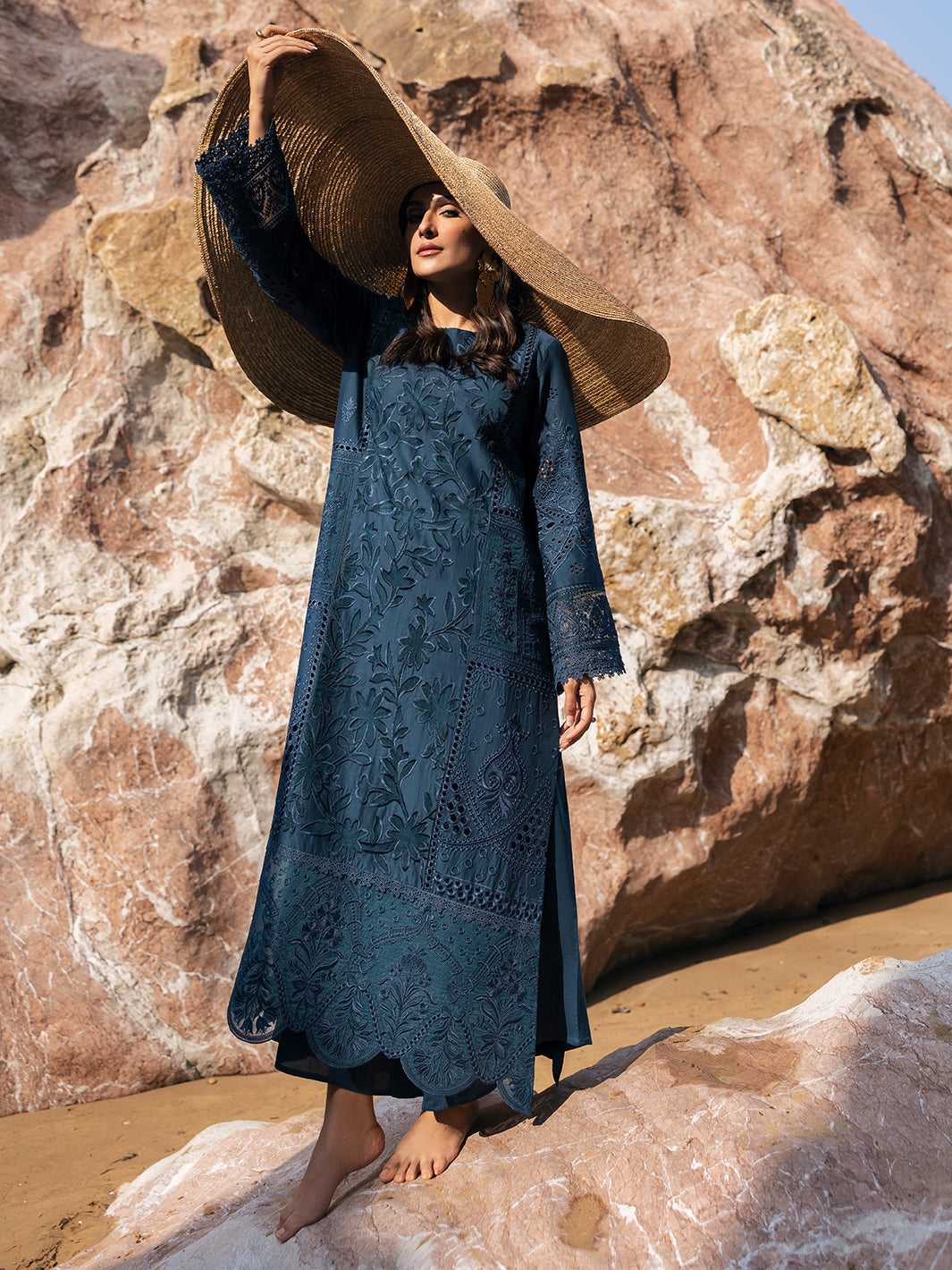 Mahnur | Sirena Luxury Lawn 25 | Iris - Official Mahnur stockist in UK - Sakeena London