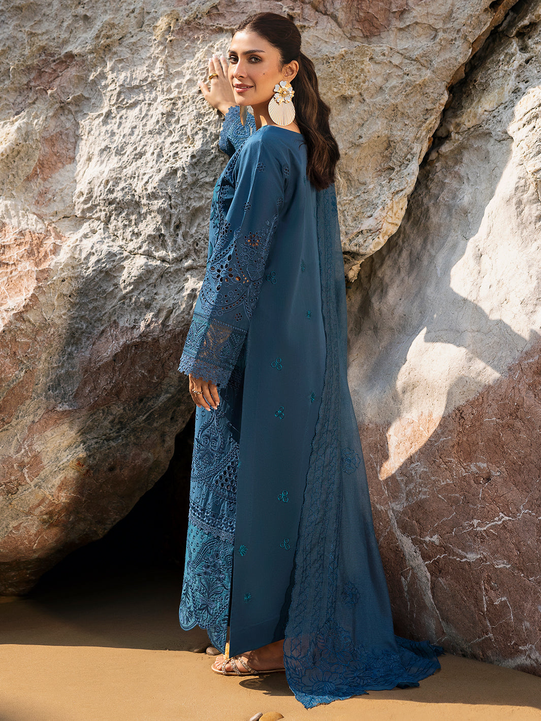 Mahnur | Sirena Luxury Lawn 25 | Iris - Official Mahnur stockist in UK - Sakeena London