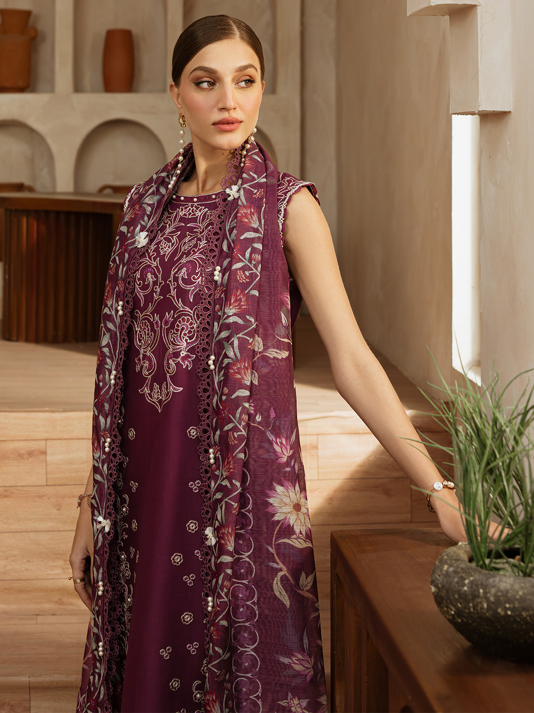 Mahnur | Florence Luxury Lawn 25 | IZNA - Official Mahnur stockist in UK - Sakeena London