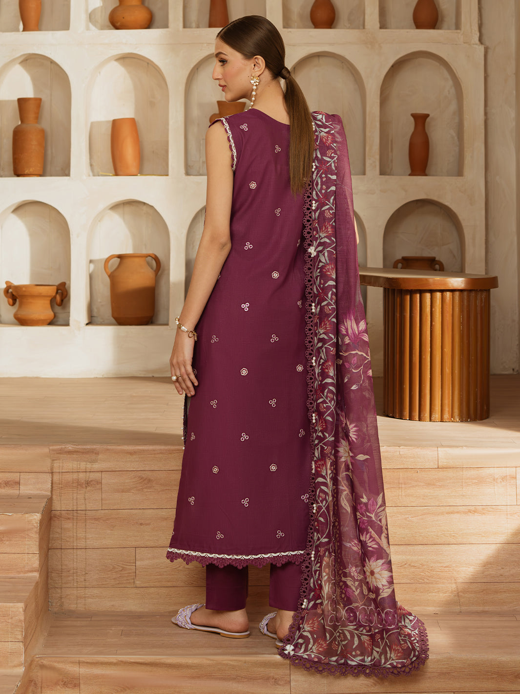 Mahnur | Florence Luxury Lawn 25 | IZNA - Official Mahnur stockist in UK - Sakeena London