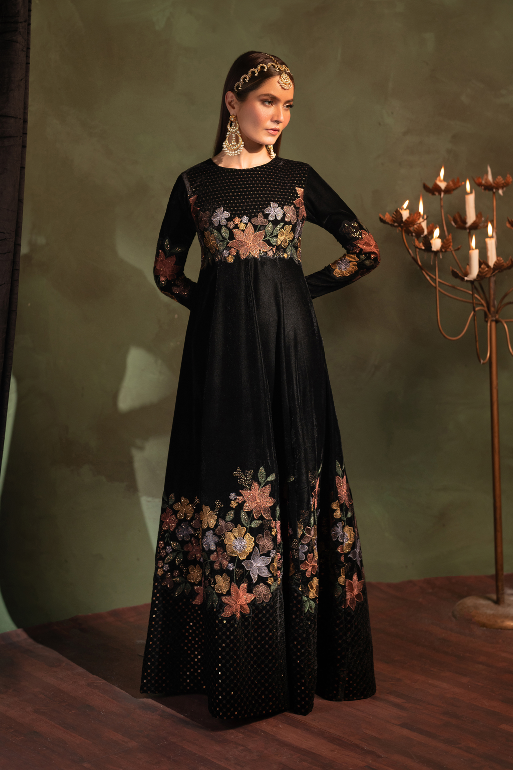 Iznik | Exclusive Velvet | IV-52 - Official Iznik stockist in UK - Sakeena London