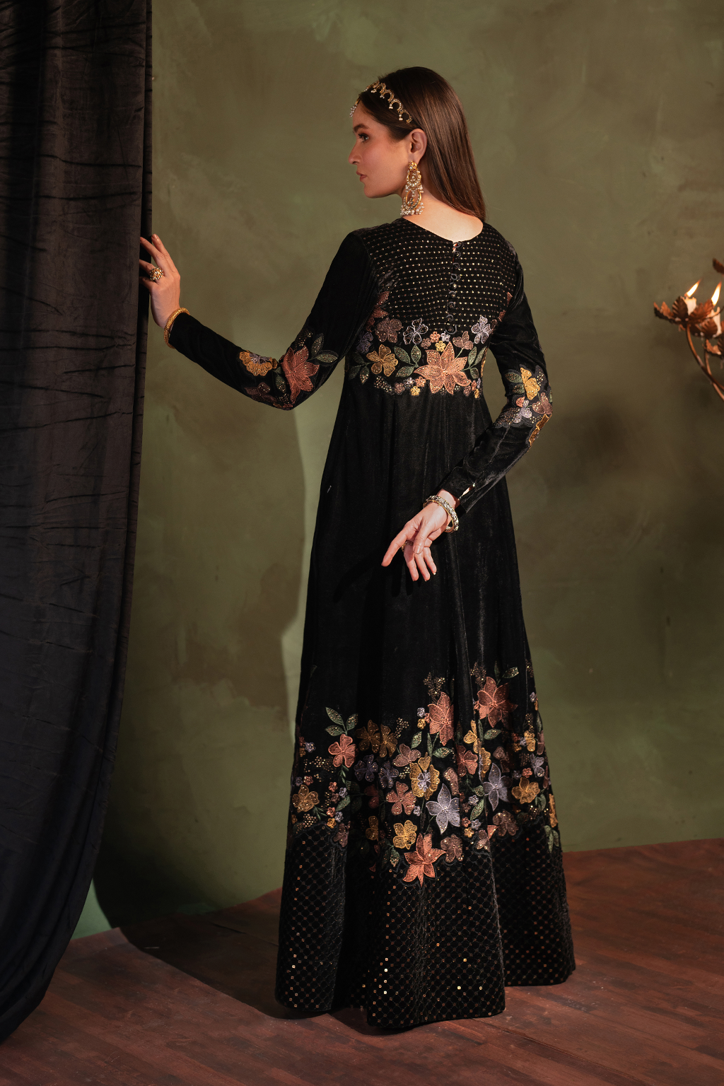 Iznik | Exclusive Velvet | IV-52 - Official Iznik stockist in UK - Sakeena London