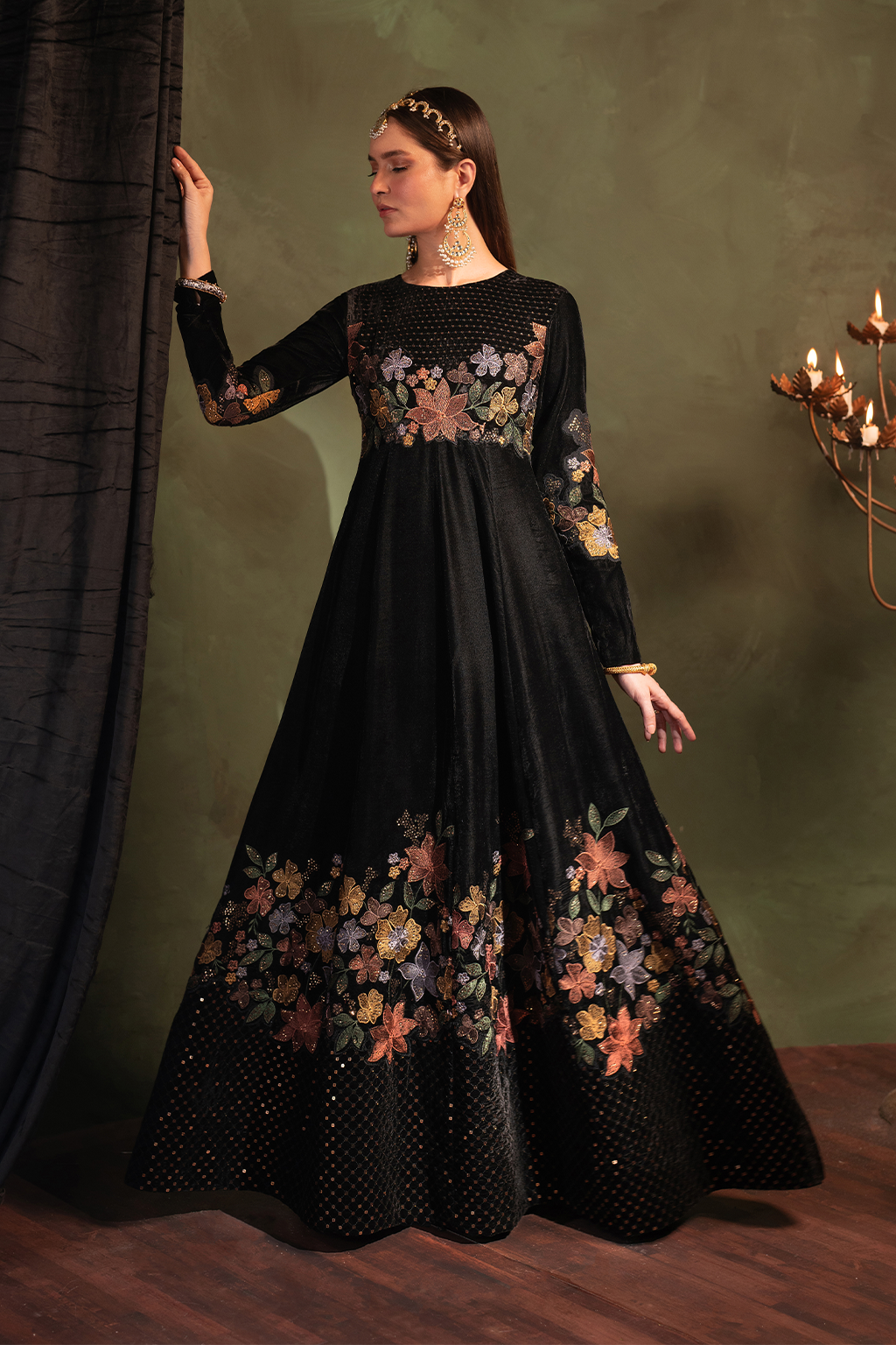 Iznik | Exclusive Velvet | IV-52 - Official Iznik stockist in UK - Sakeena London