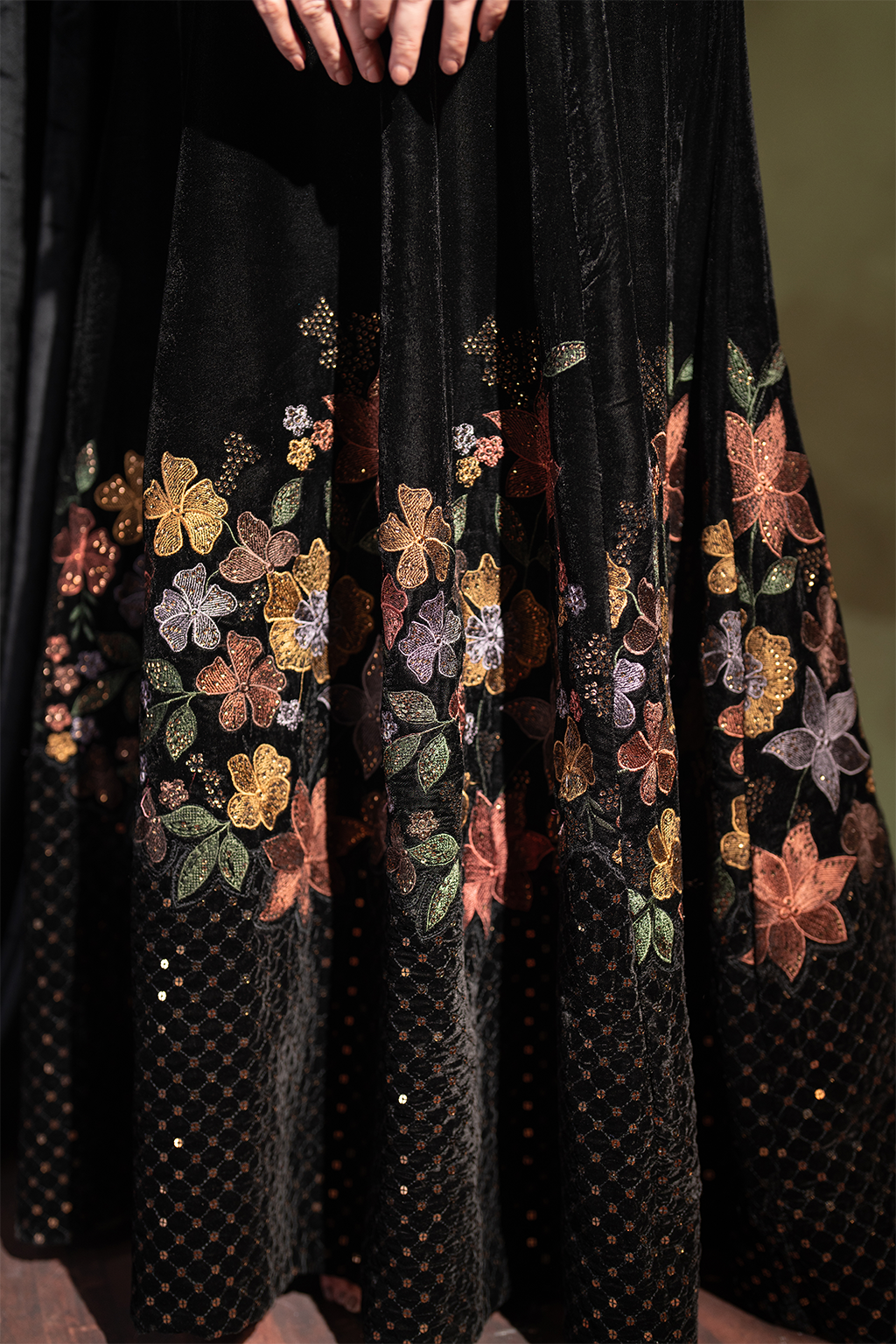 Iznik | Exclusive Velvet | IV-52 - Official Iznik stockist in UK - Sakeena London