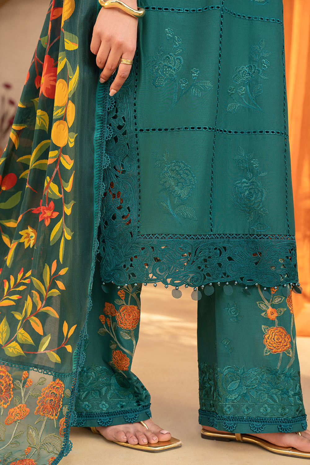 Saira Rizwan | Luxury Lawn 25 | LIRA-SRL25-10 - Official Saira Rizwan stockist in UK - Sakeena London