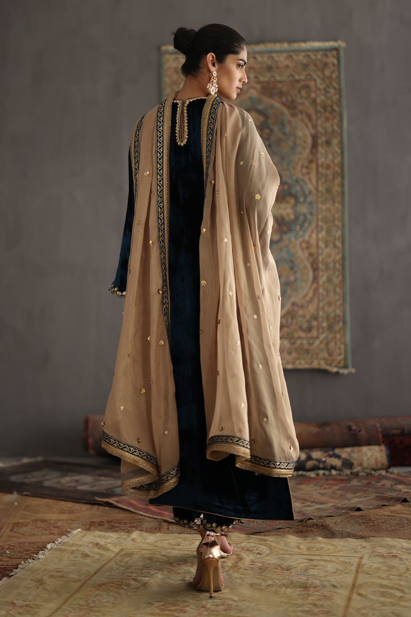 Sana Abbas | Velvet Formals | JOLINE - Official Sana Abbas stockist in UK - Sakeena London