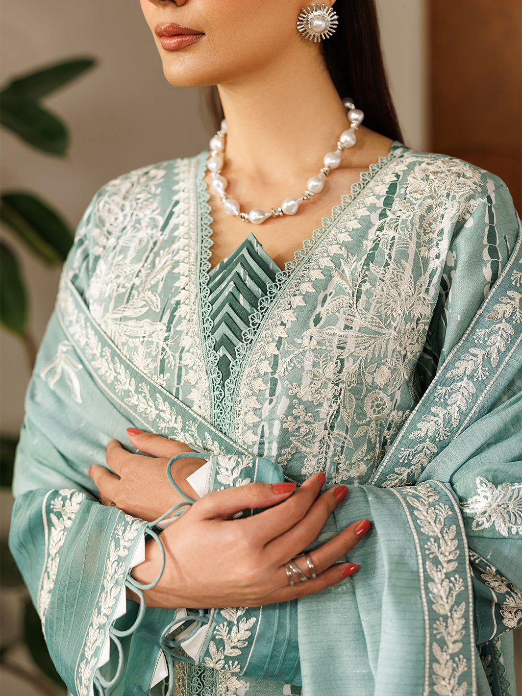 Mahnur | Leila Lawn 26 | L-02
