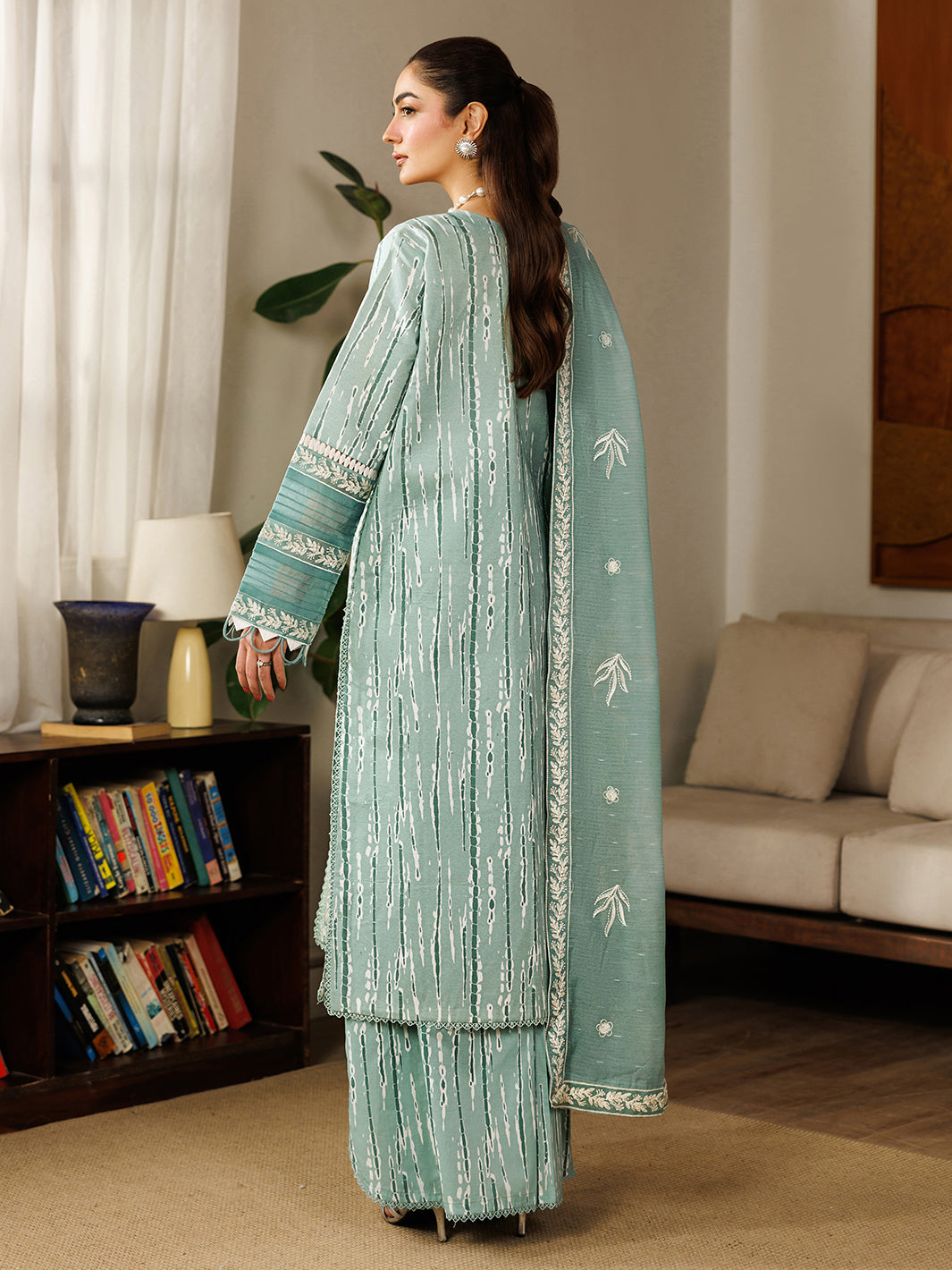 Mahnur | Leila Lawn 26 | L-02