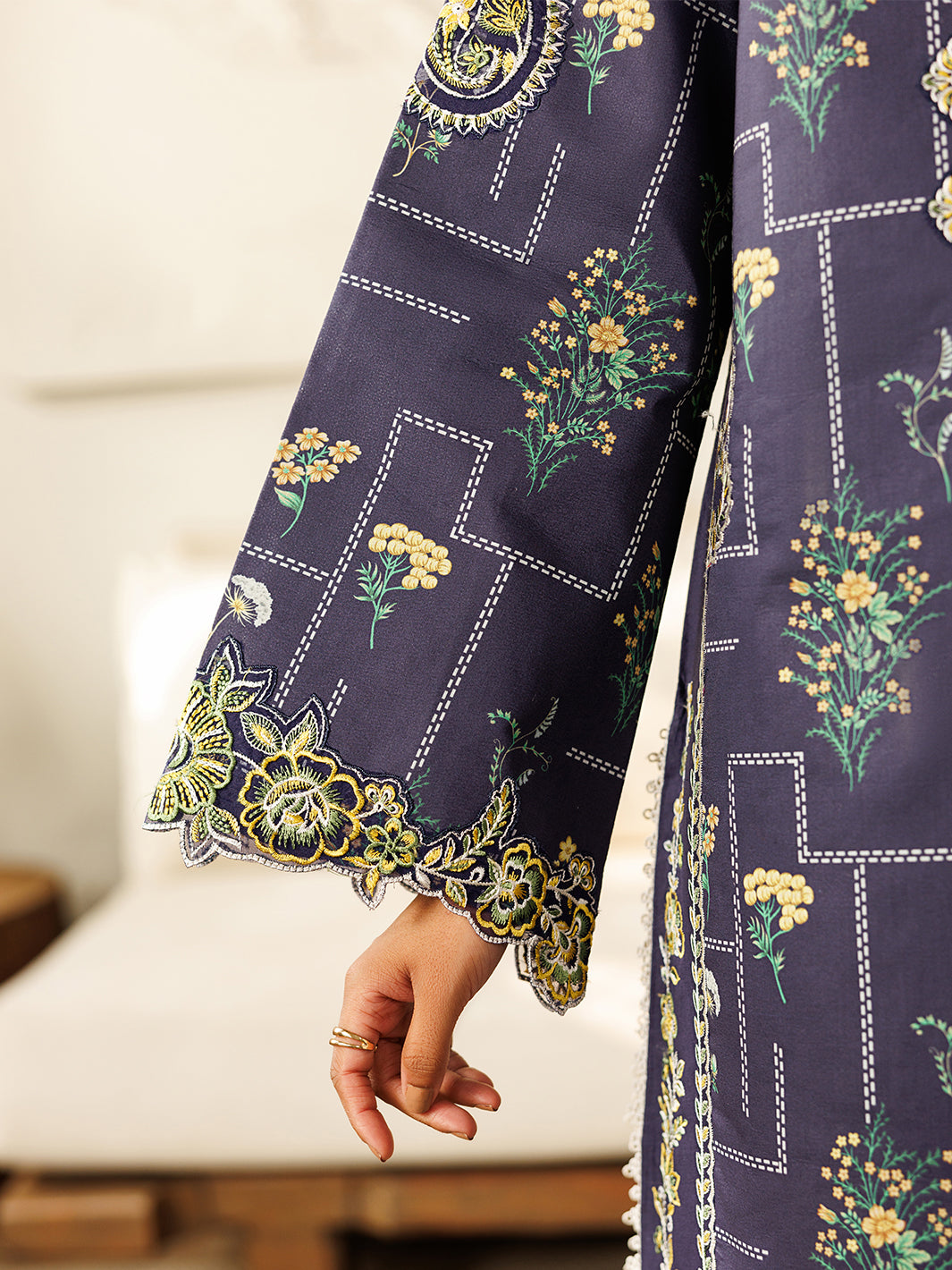 Mahnur | Leila Lawn 26 | L-09