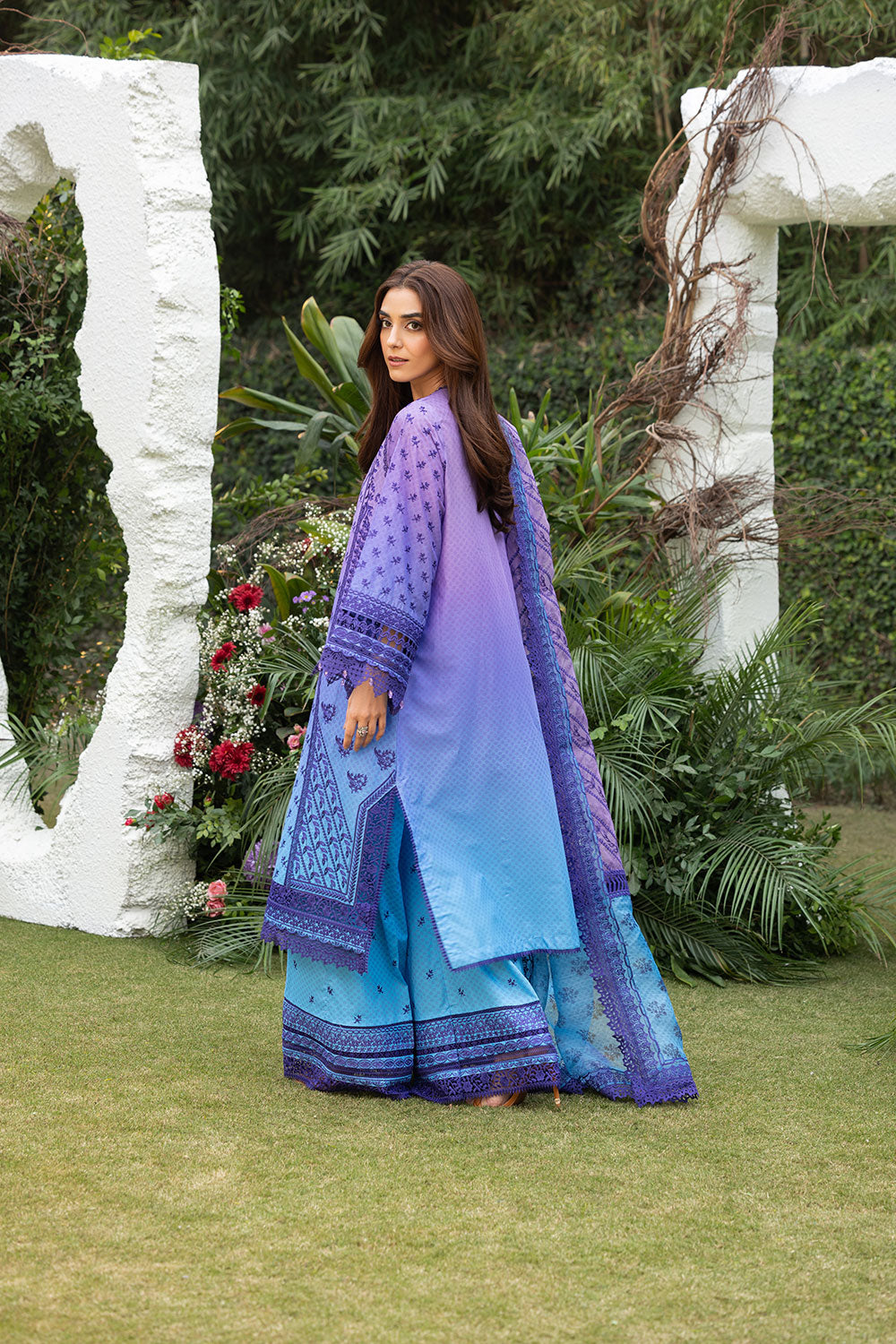 Sobia Nazir | Luxury Lawn 25 | 12B - Official Sobia Nazir stockist in UK - Sakeena London