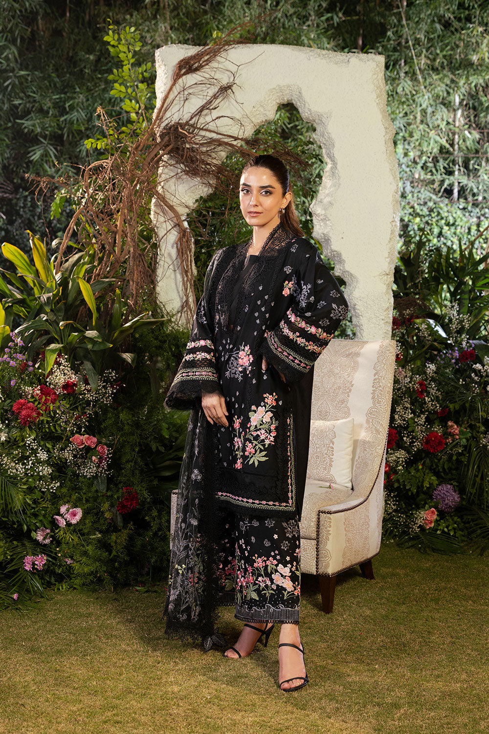 Sobia Nazir | Luxury Lawn 25 | 14B - Official Sobia Nazir stockist in UK - Sakeena London
