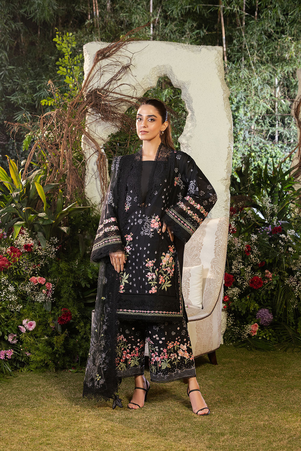 Sobia Nazir | Luxury Lawn 25 | 14B - Official Sobia Nazir stockist in UK - Sakeena London