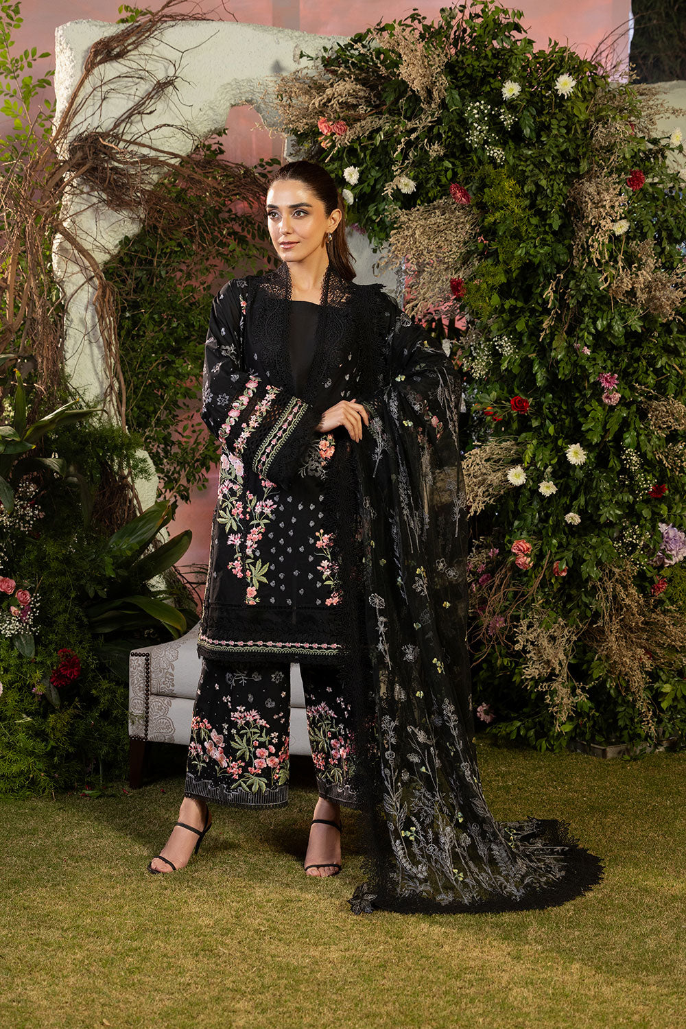 Sobia Nazir | Luxury Lawn 25 | 14B - Official Sobia Nazir stockist in UK - Sakeena London