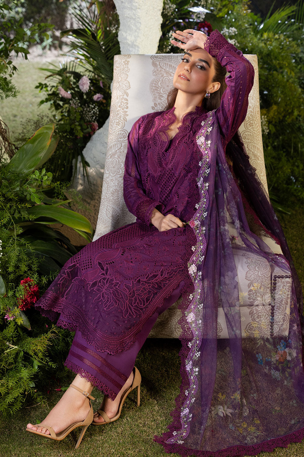 Sobia Nazir | Luxury Lawn 25 | 2B - Official Sobia Nazir stockist in UK - Sakeena London