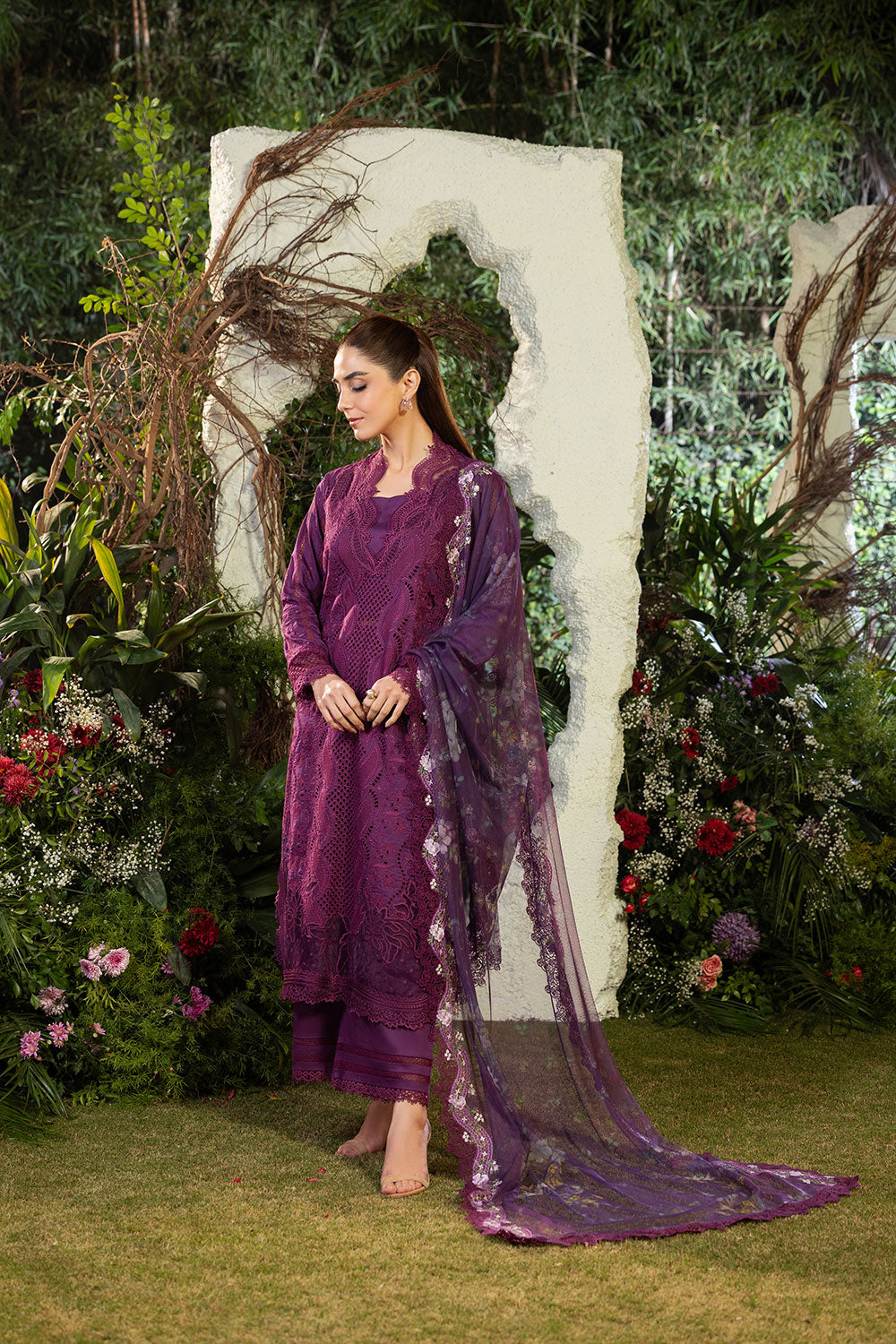 Sobia Nazir | Luxury Lawn 25 | 2B - Official Sobia Nazir stockist in UK - Sakeena London
