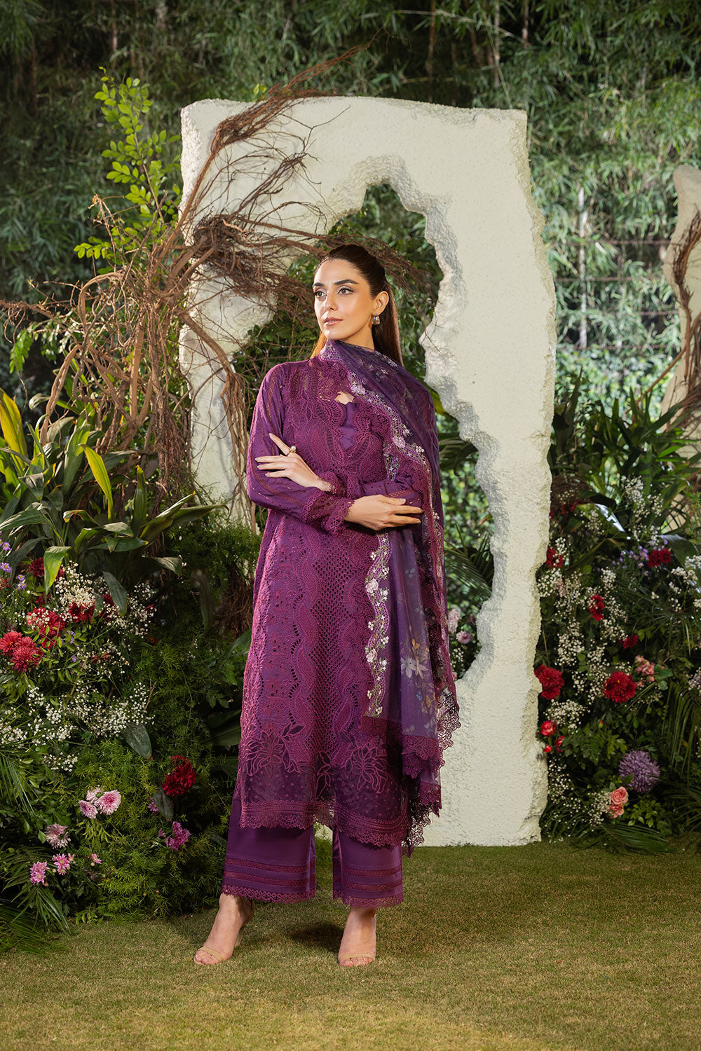 Sobia Nazir | Luxury Lawn 25 | 2B - Official Sobia Nazir stockist in UK - Sakeena London