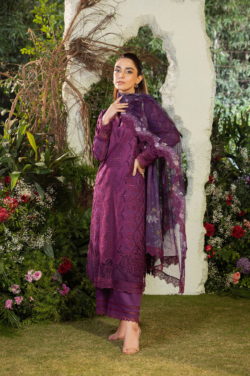 Sobia Nazir | Luxury Lawn 25 | 2B - Official Sobia Nazir stockist in UK - Sakeena London