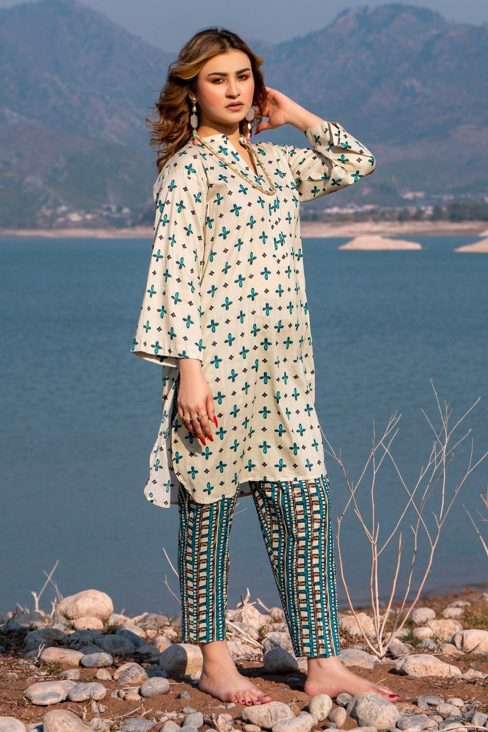 Ittehad | Embroidered Lawn | I-31 - Official Ittehad stockist in UK - Sakeena London