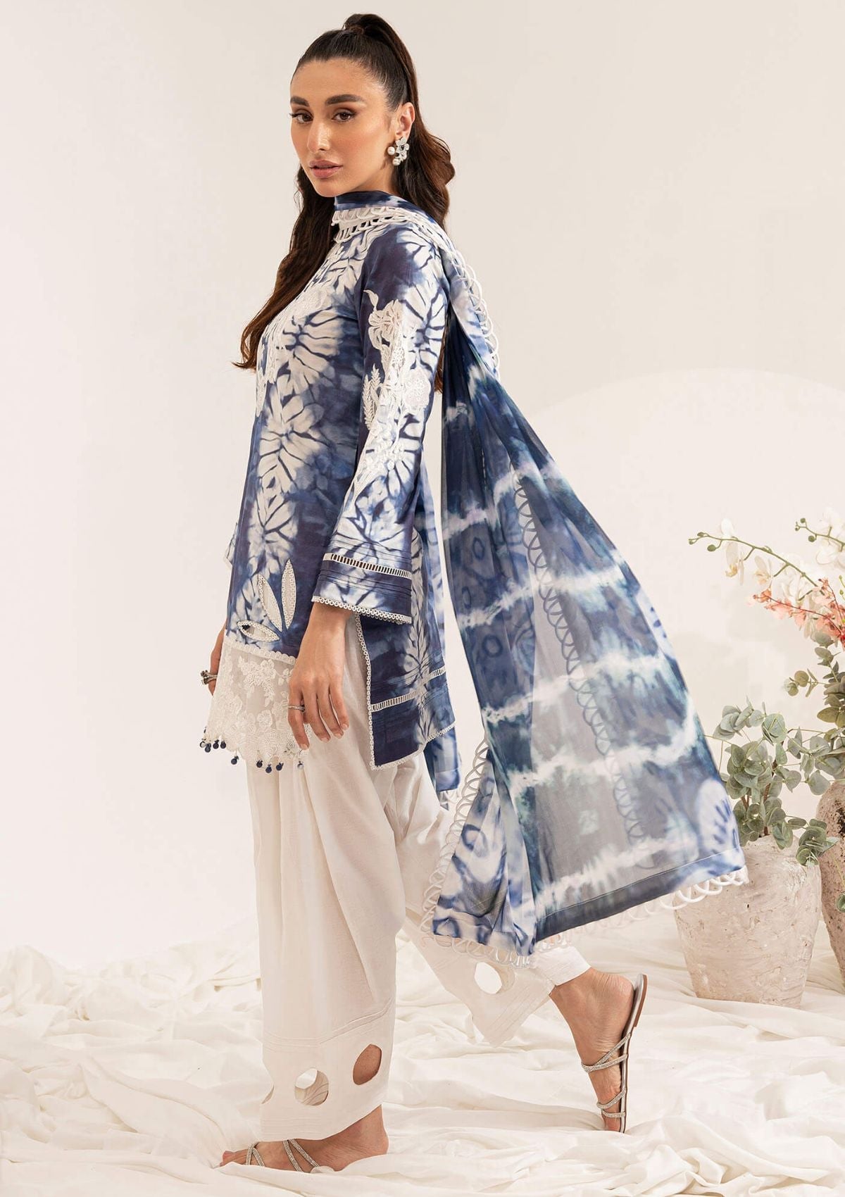 Lawn Collection - Asifa & Nabeel - Leia - LL#16 MAVI