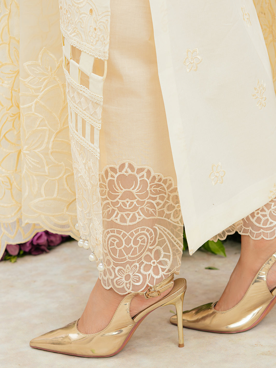 Mahnur | Allenura Luxury Lawn 24 | LUMINARY - Official Mahnur stockist in UK - Sakeena London