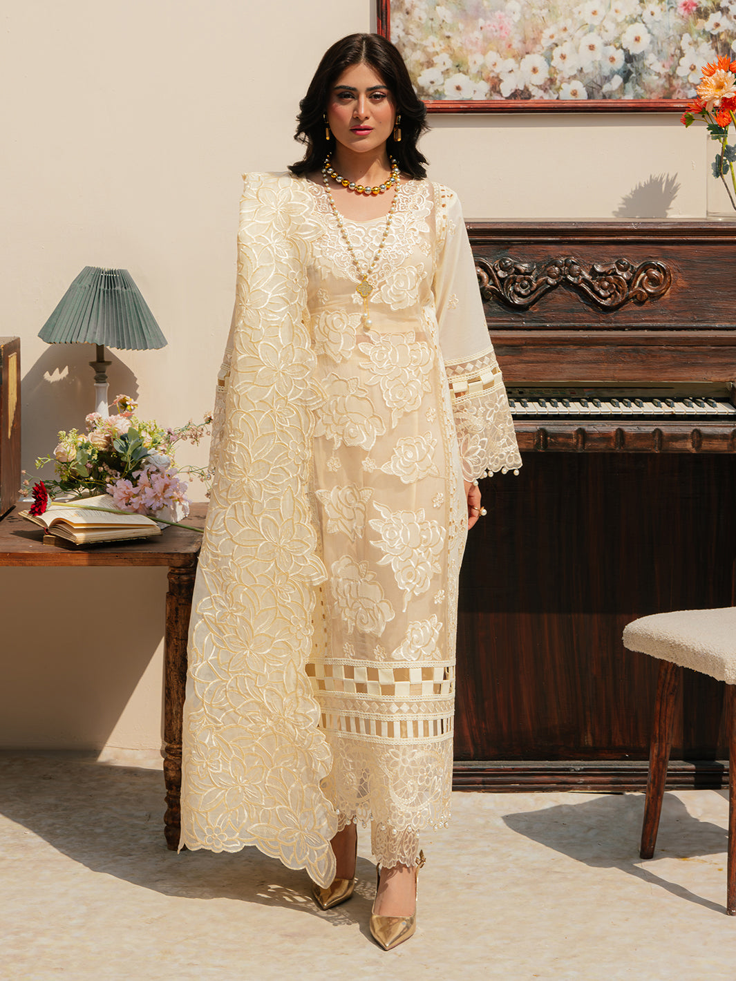 Mahnur | Allenura Luxury Lawn 24 | LUMINARY - Official Mahnur stockist in UK - Sakeena London