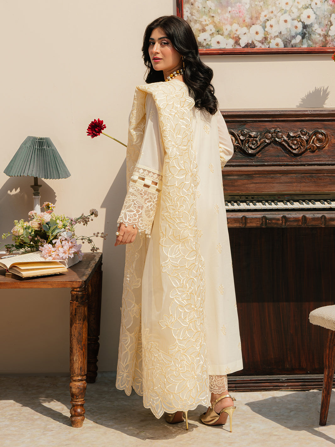 Mahnur | Allenura Luxury Lawn 24 | LUMINARY - Official Mahnur stockist in UK - Sakeena London