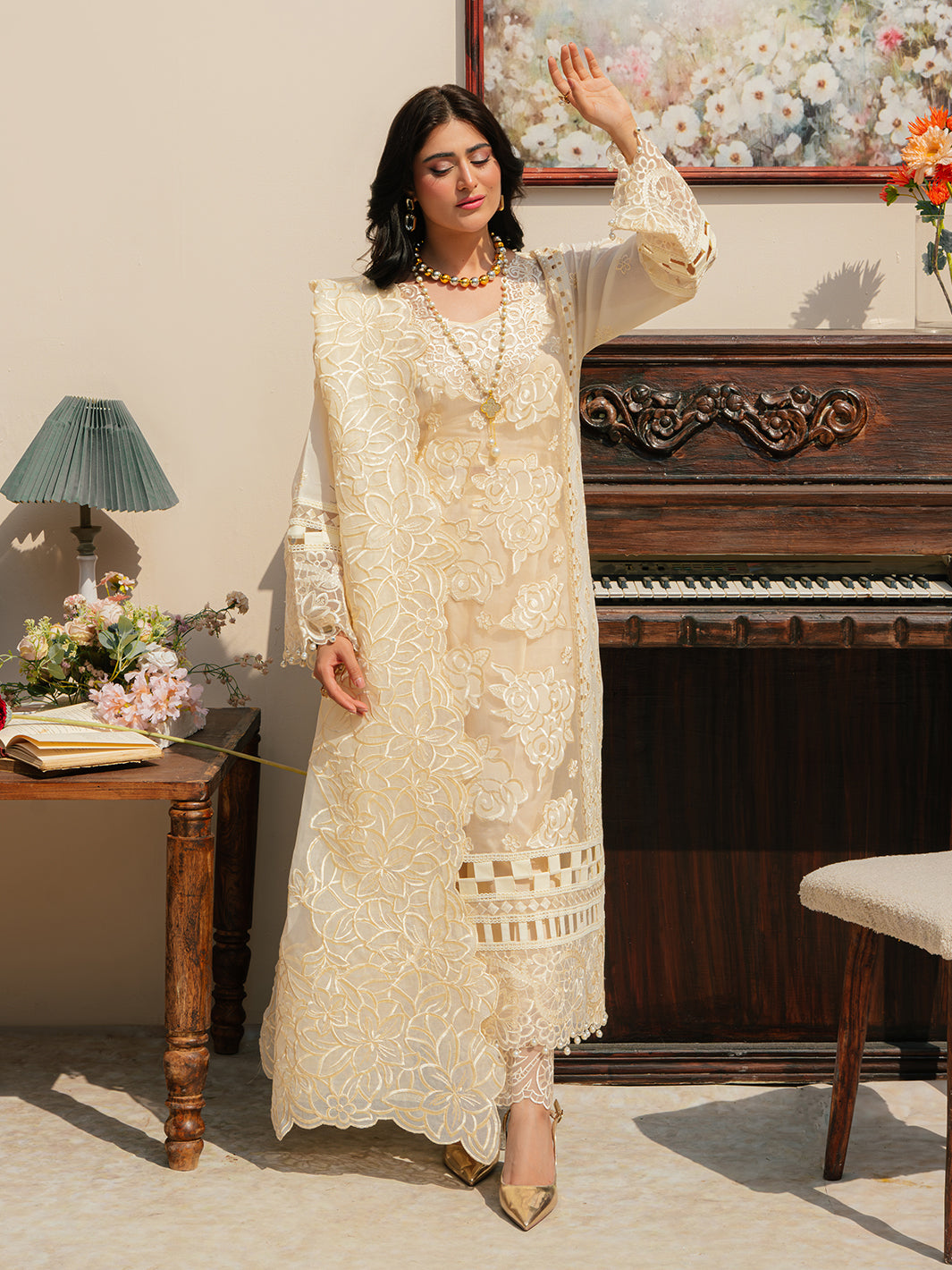Mahnur | Allenura Luxury Lawn 24 | LUMINARY - Official Mahnur stockist in UK - Sakeena London