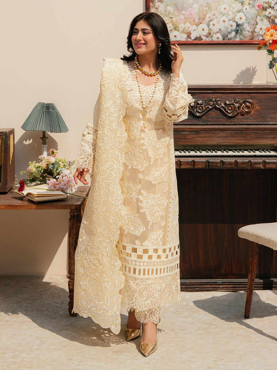 Mahnur | Allenura Luxury Lawn 24 | LUMINARY - Official Mahnur stockist in UK - Sakeena London