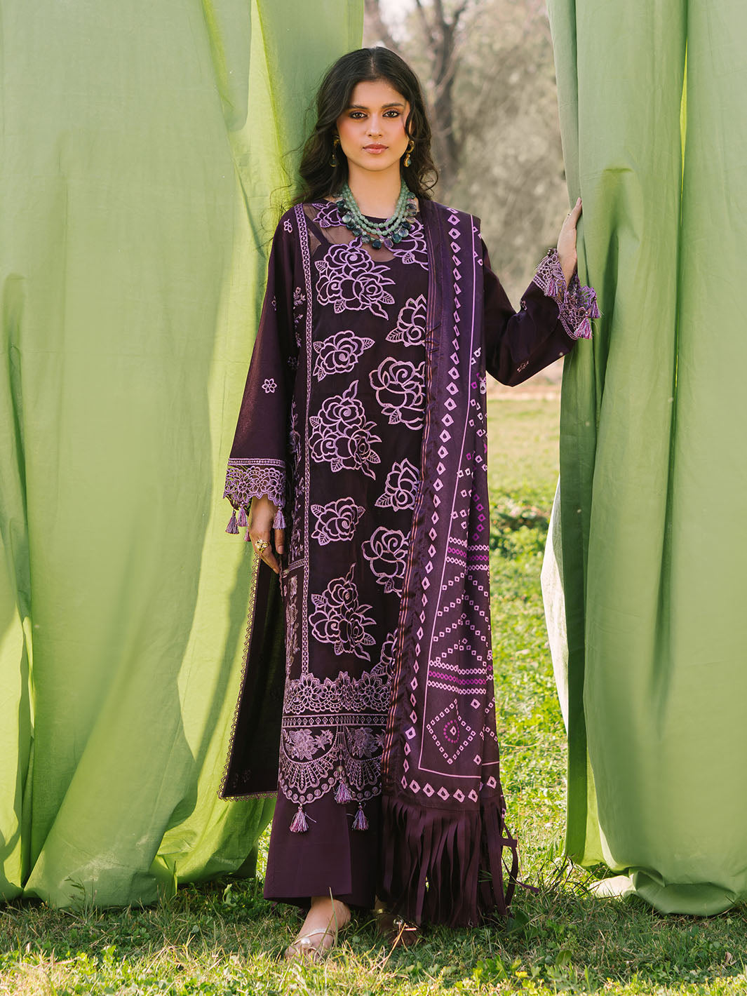 Mahnur | Dahlia Luxury Lawn 25 | Lea - Official Mahnur stockist in UK - Sakeena London