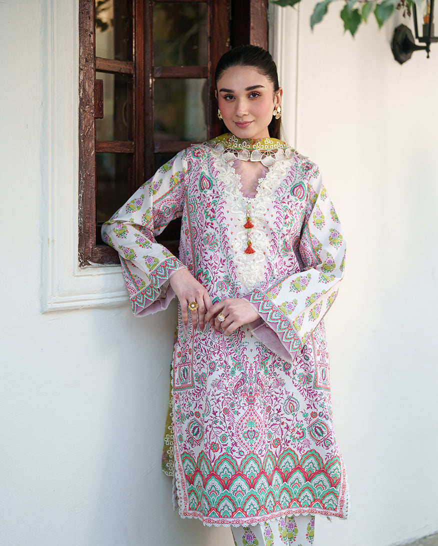 Roheenaz | Whispered Florals | Lily Drift