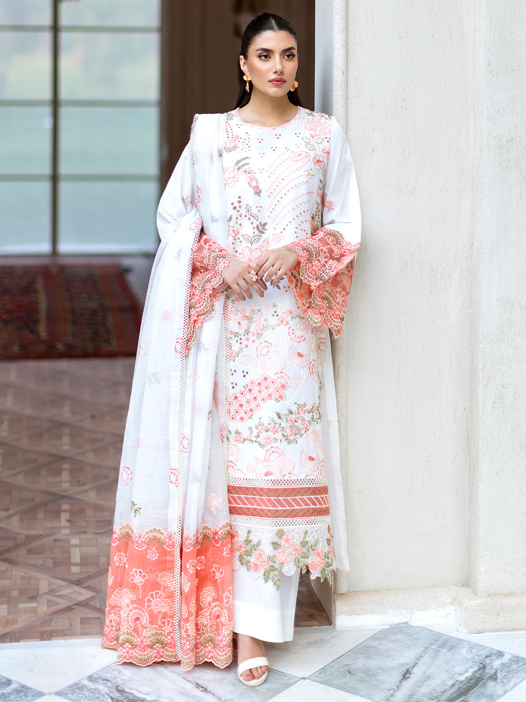 Mahnur | Sophie Luxury Lawn 25 | Lyra - Official Mahnur stockist in UK - Sakeena London