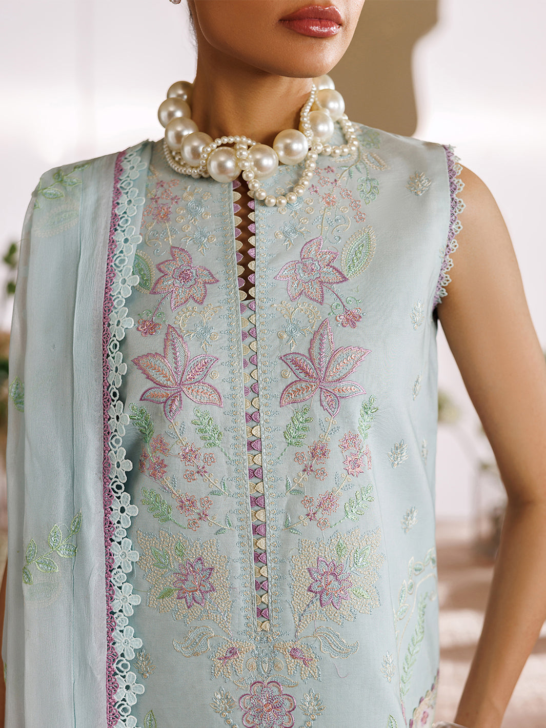 Mahnur | Morbagh Luxury Lawn 26 | M-01