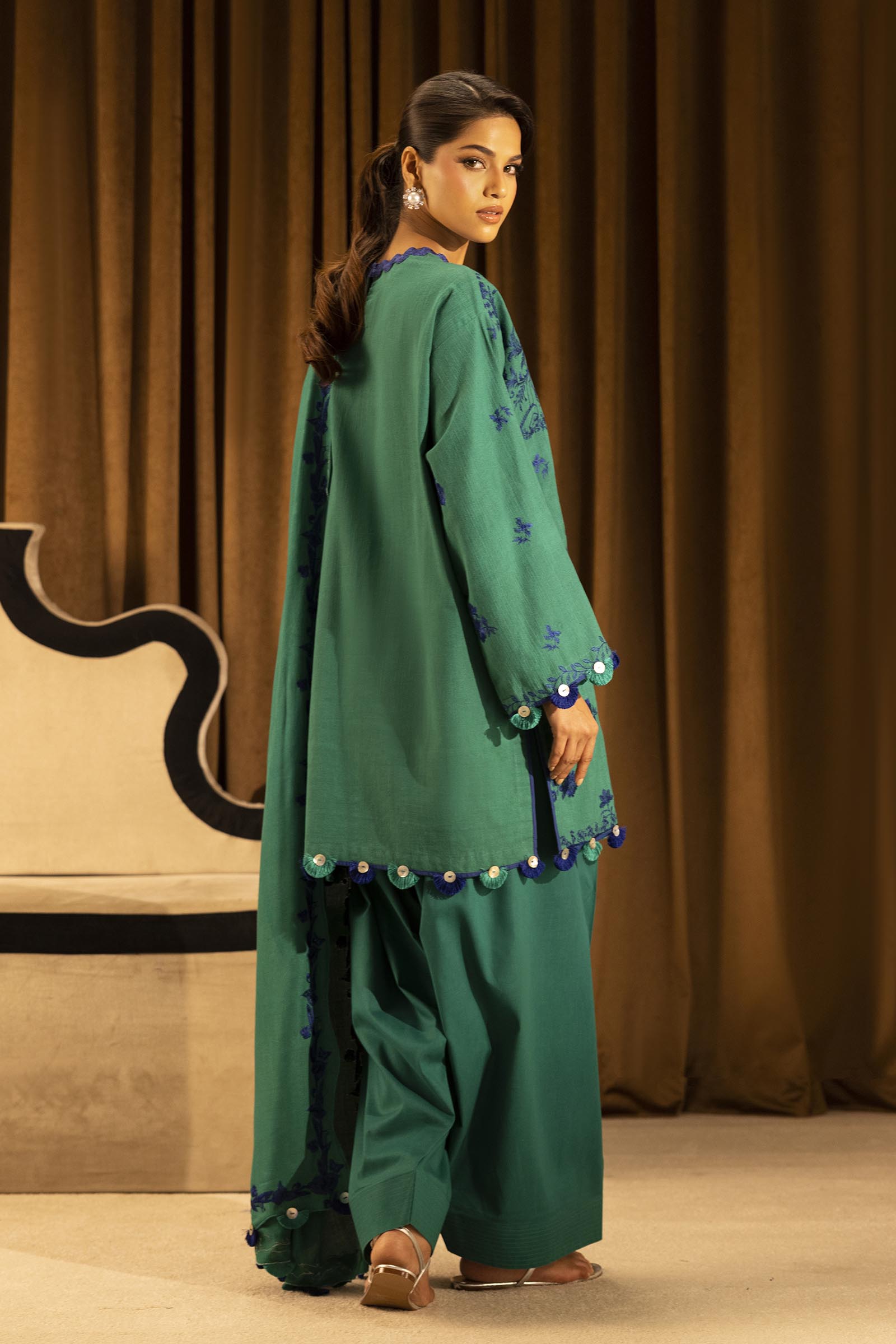 Sana Safinaz | Muzlin Winter 25 | 010A - Official Sana Safinaz stockist in UK - Sakeena London