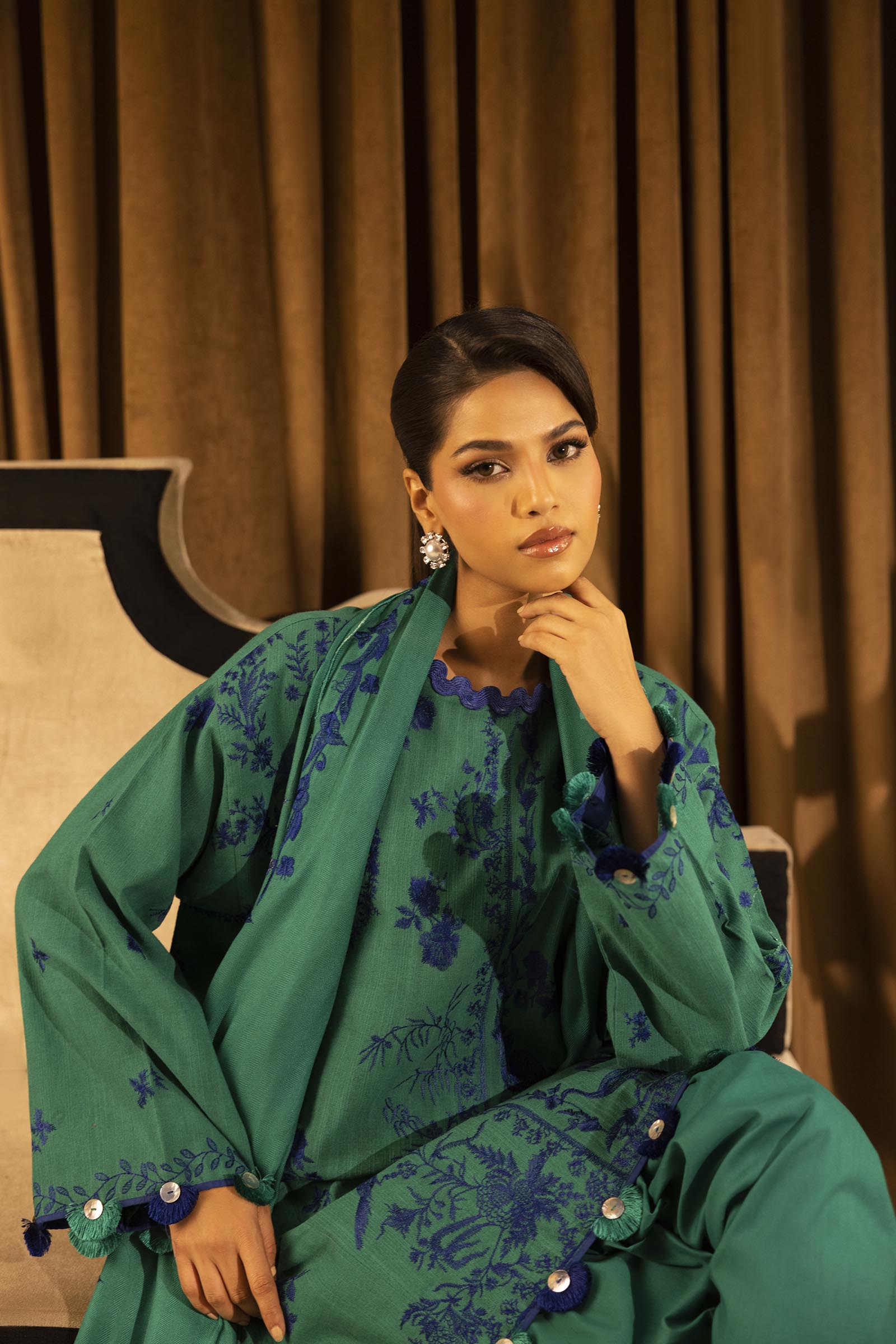 Sana Safinaz | Muzlin Winter 25 | 010A - Official Sana Safinaz stockist in UK - Sakeena London