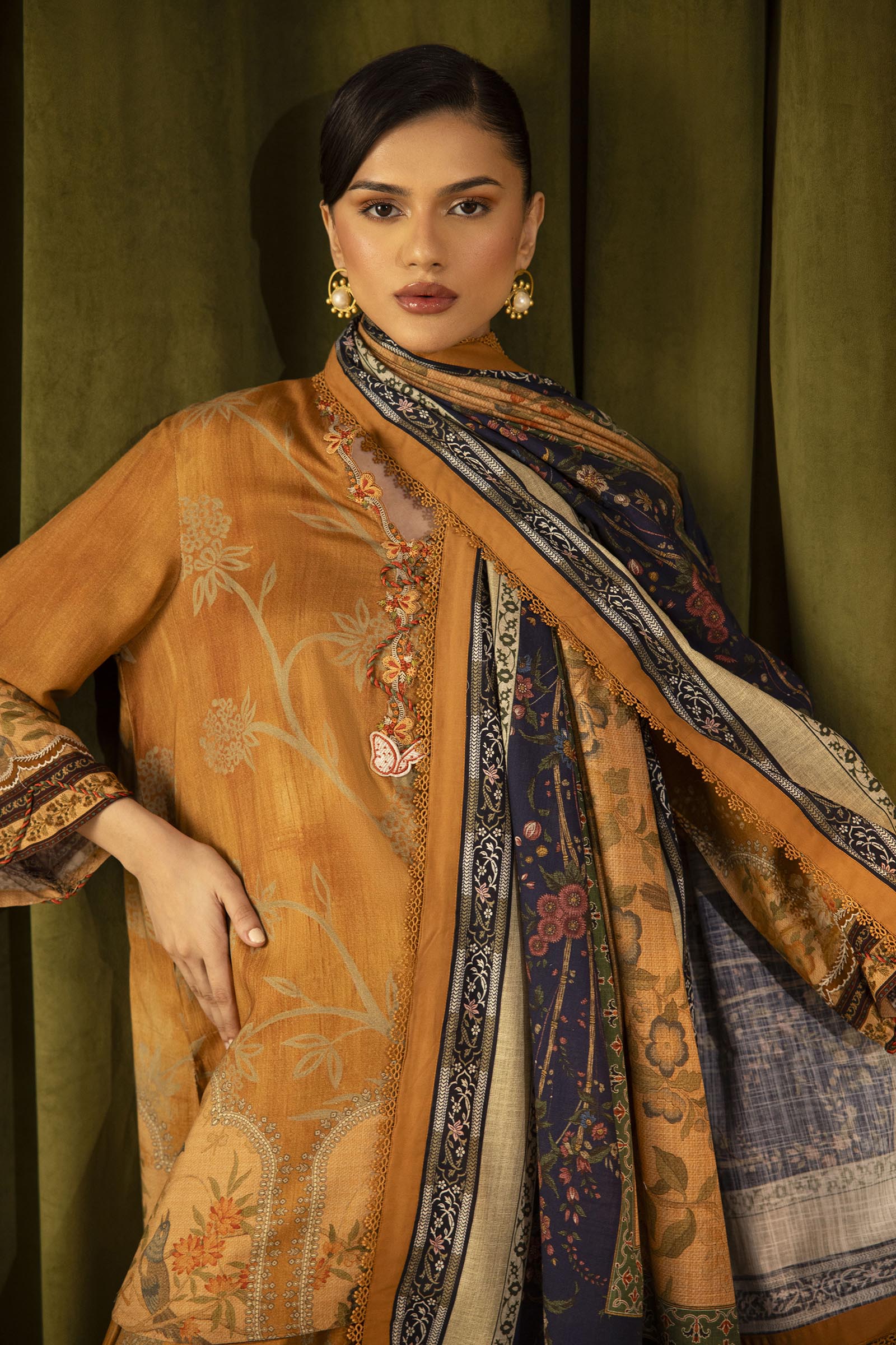 Sana Safinaz | Muzlin Winter 25 | 016B - Official Sana Safinaz stockist in UK - Sakeena London