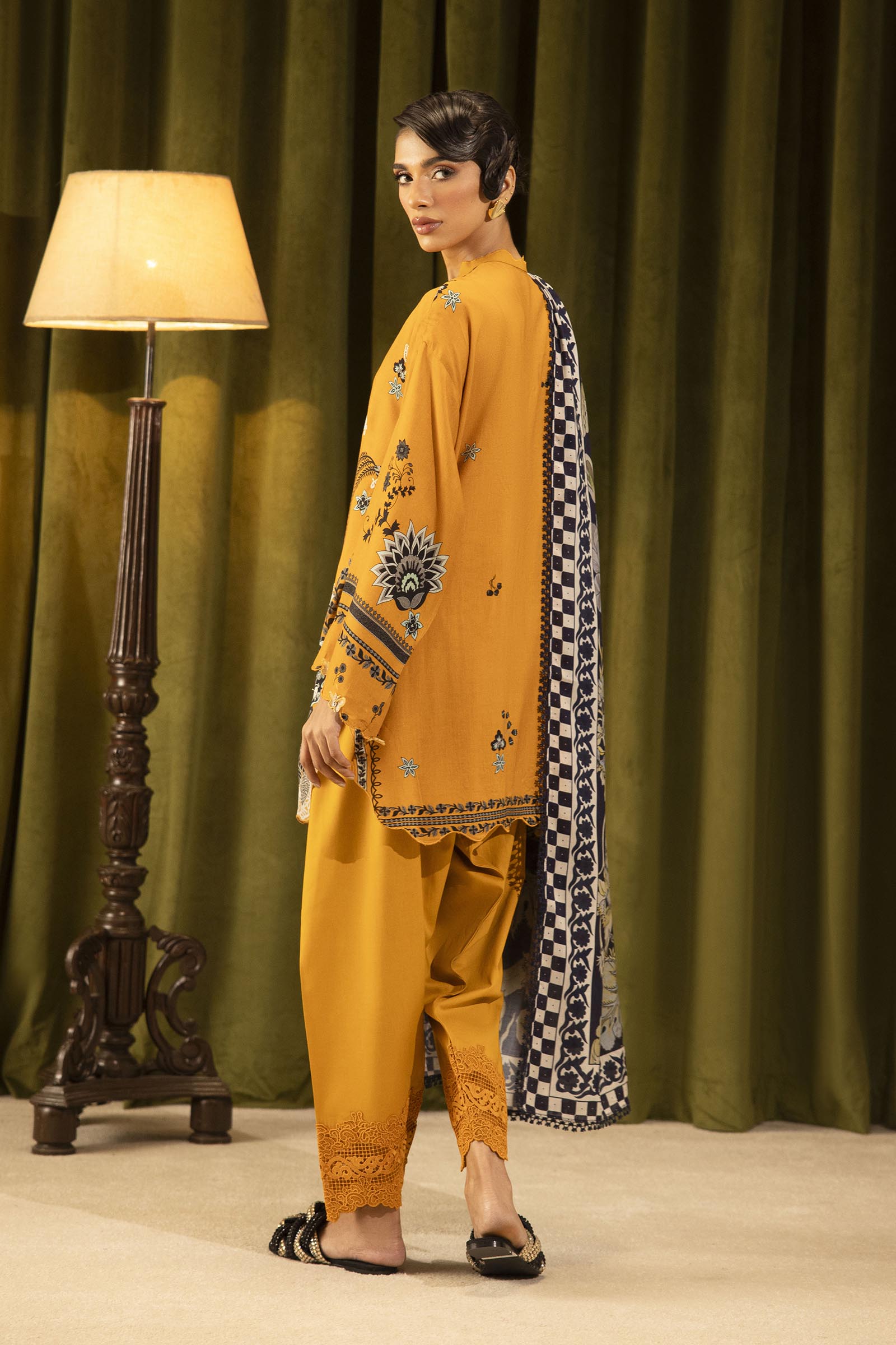 Sana Safinaz | Muzlin Winter 25 | 020A - Official Sana Safinaz stockist in UK - Sakeena London