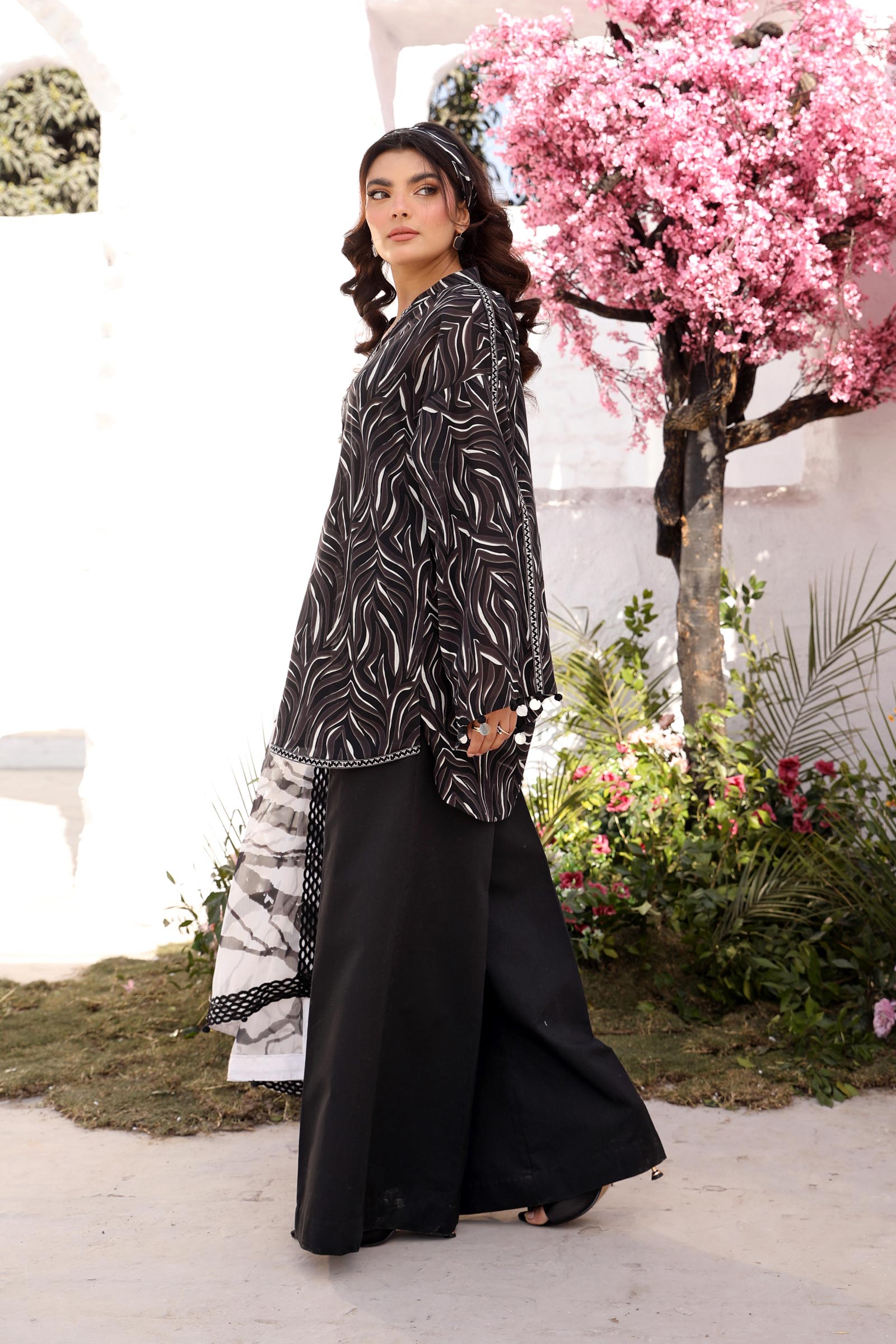 Maria B | M Basic Summer Lawn 25 | MB-CUS25-704B - Official Maria B stockist in UK - Sakeena London