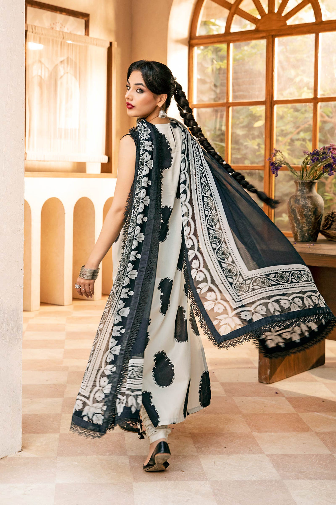 Maria B | Eid Basic Lawn | MB-CUS25-911B - Official Maria B stockist in UK - Sakeena London