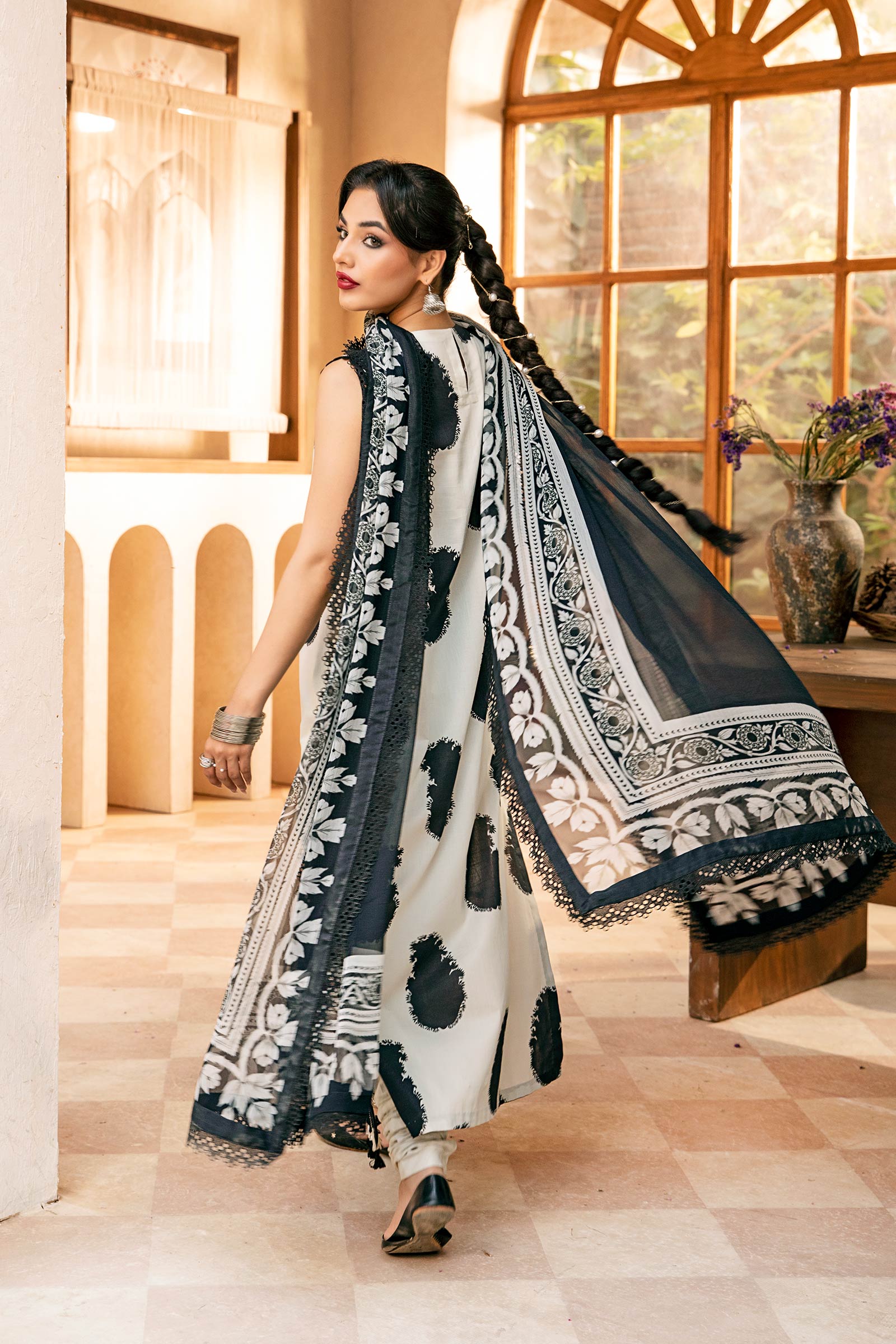 Maria B | Eid Basic Lawn | MB-CUS25-911B - Official Maria B stockist in UK - Sakeena London