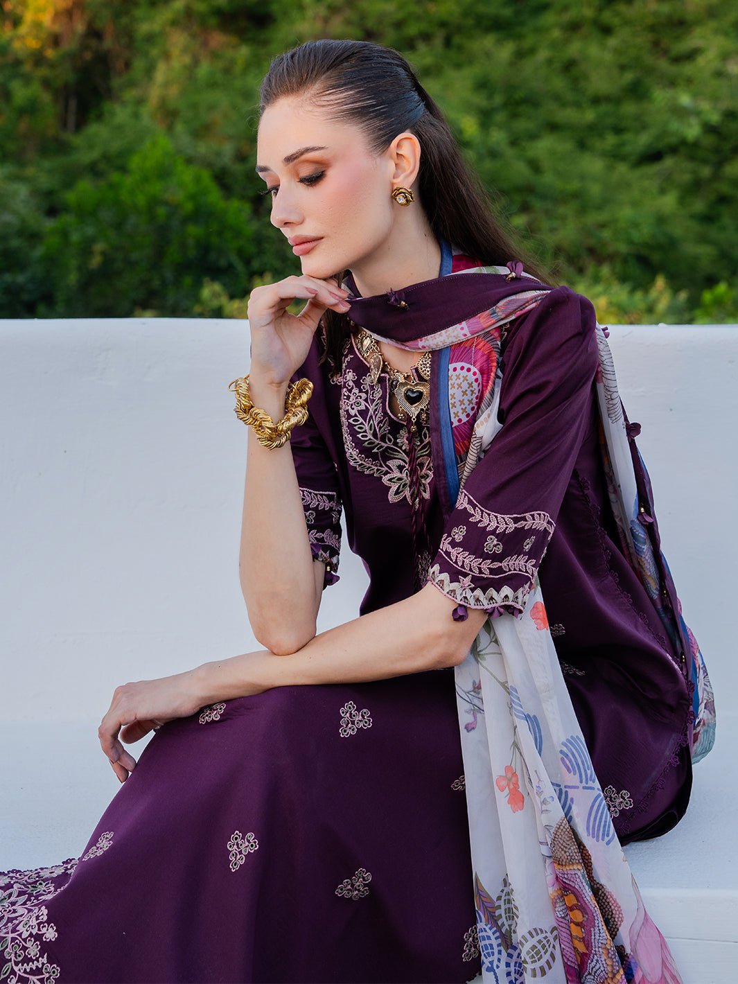 Izel | Dareen Luxury Lawn 26 | Meerab