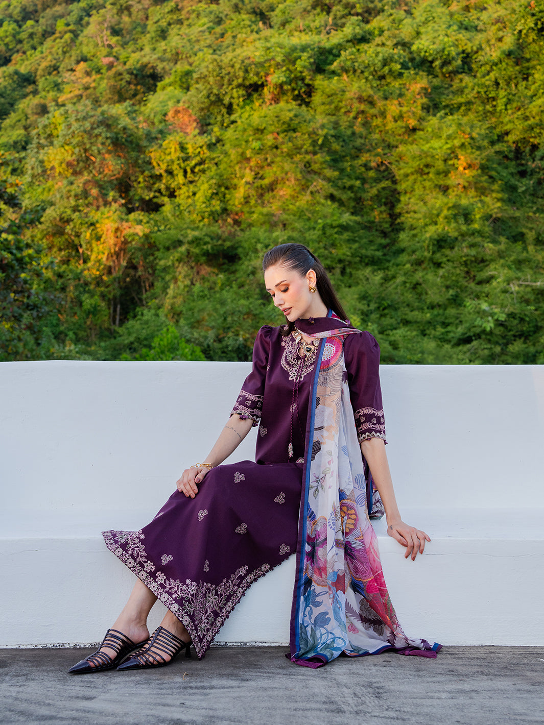 Izel | Dareen Luxury Lawn 26 | Meerab
