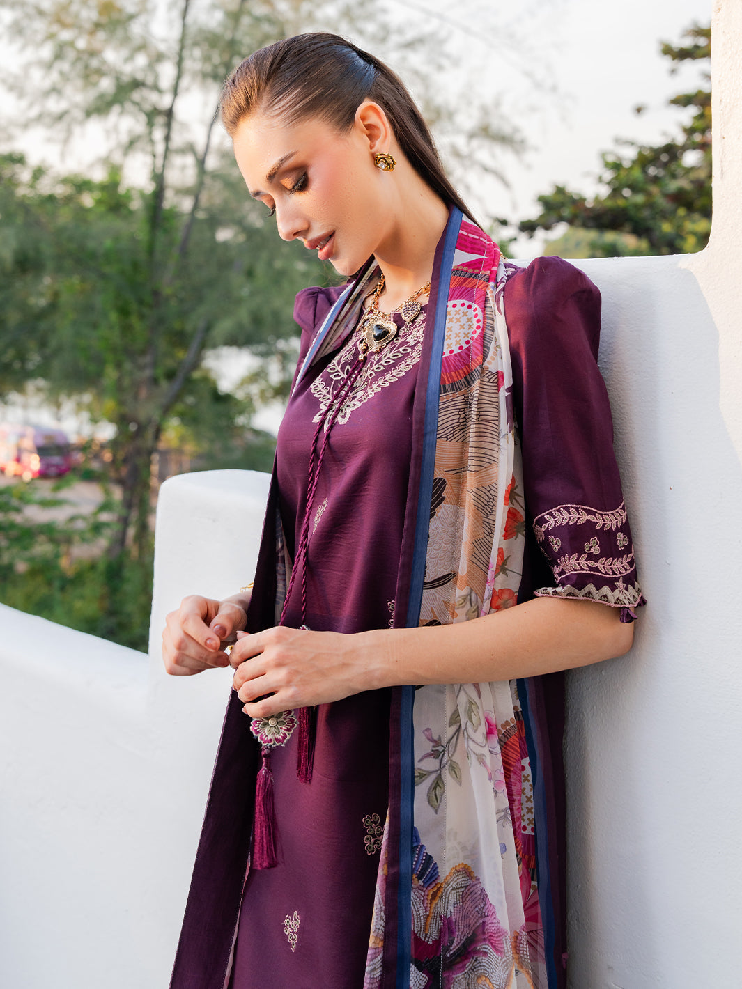 Izel | Dareen Luxury Lawn 26 | Meerab