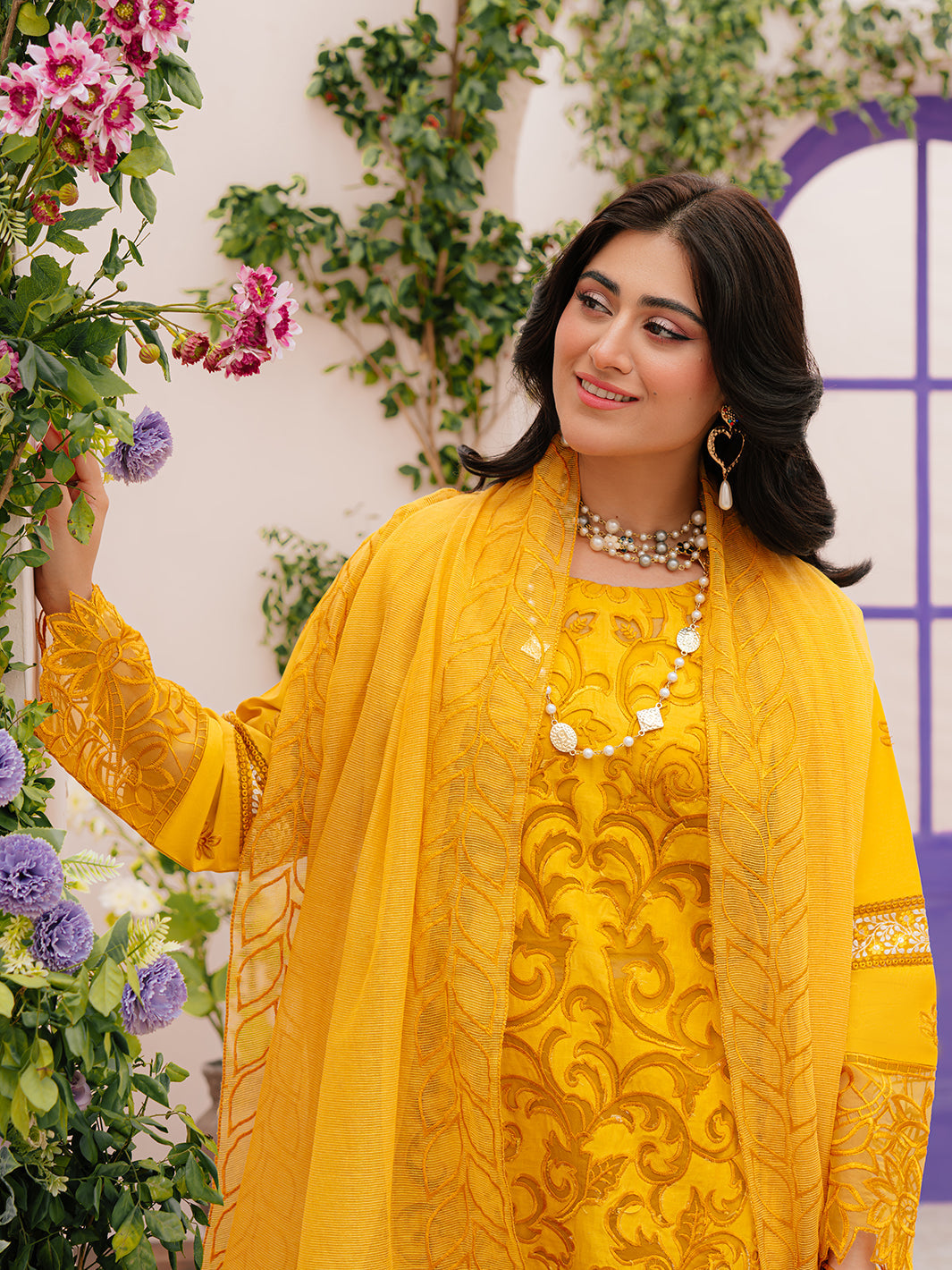 Mahnur | Allenura Luxury Lawn 24 | MERIDIAN - Official Mahnur stockist in UK - Sakeena London