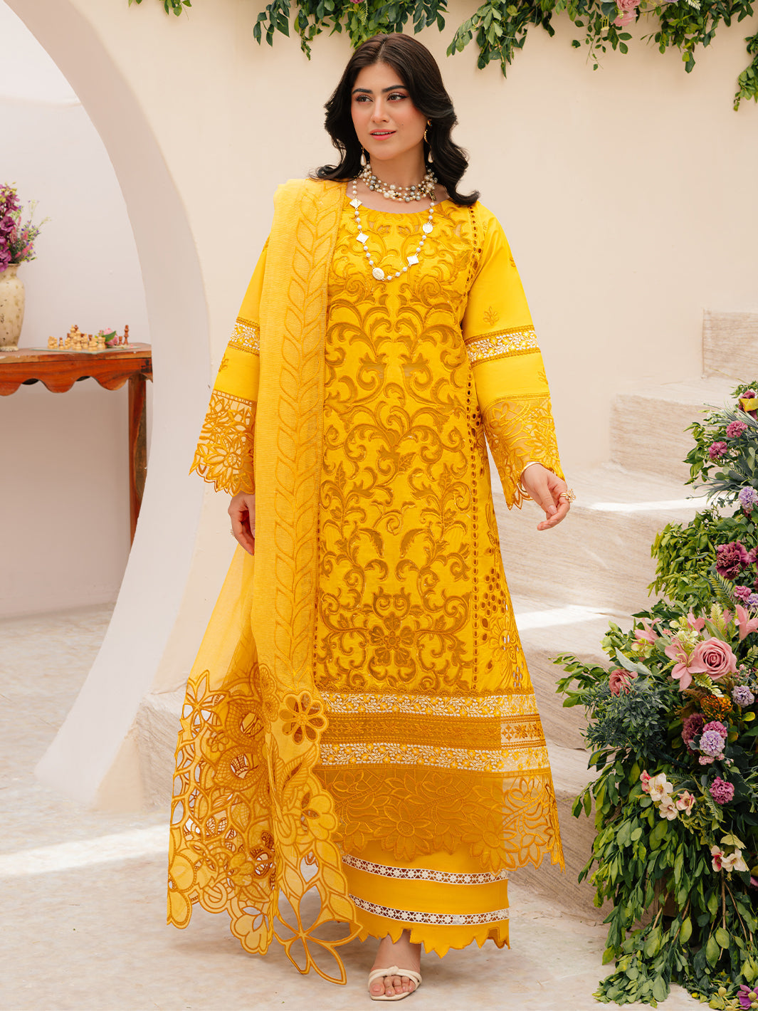 Mahnur | Allenura Luxury Lawn 24 | MERIDIAN - Official Mahnur stockist in UK - Sakeena London