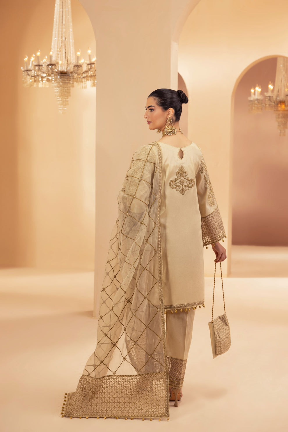 Mohagni | Heer Formals | MGS-32 - Official Mohagni stockist in UK - Sakeena London