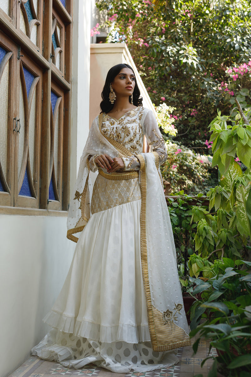 Wahajmkhan | Bahar Begum Formals | WHITE GOLD MERMAID LC - Official Wahaj M.Khan stockist in UK - Sakeena London