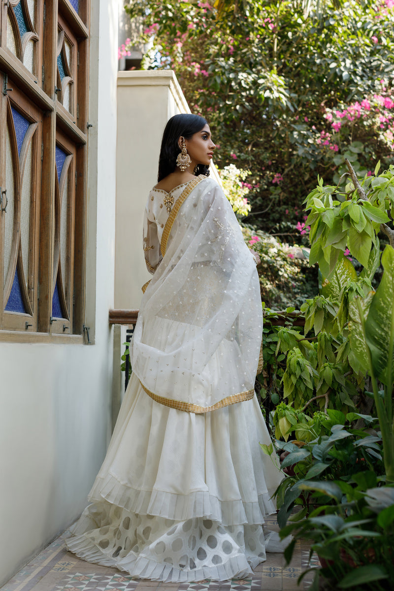 Wahajmkhan | Bahar Begum Formals | WHITE GOLD MERMAID LC - Official Wahaj M.Khan stockist in UK - Sakeena London