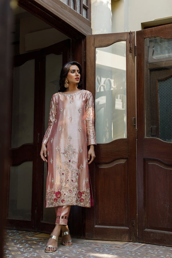 Wahajmkhan | Bahar Begum Formals | TISSUE PINK & MAGENTA SHAWL - Official Wahaj M.Khan stockist in UK - Sakeena London
